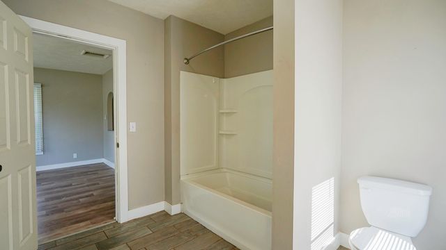 2002 FRONT Street, Blair, NE 68008