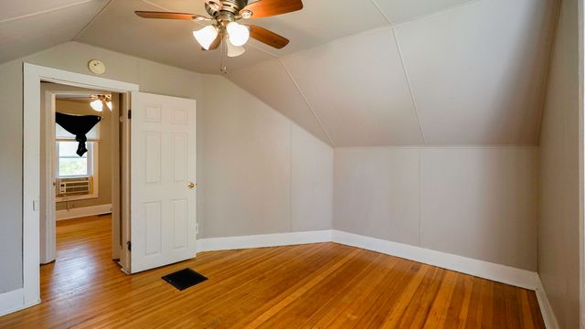 2002 FRONT Street, Blair, NE 68008