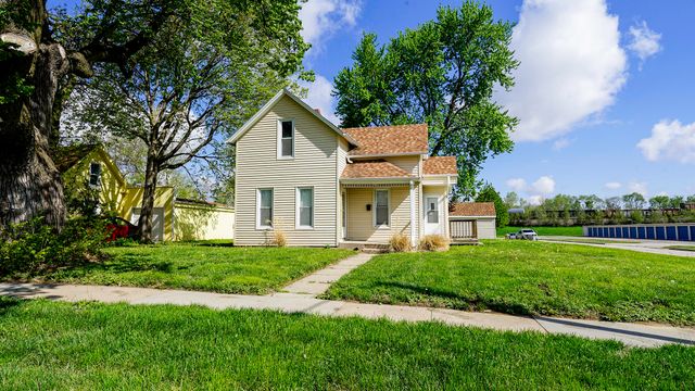 2002 FRONT Street, Blair, NE 68008