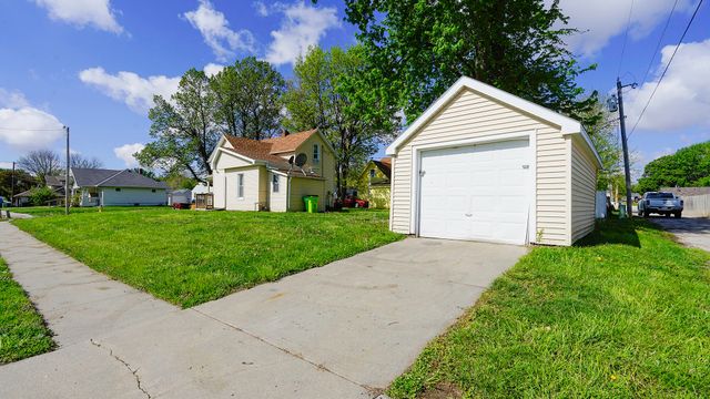 2002 FRONT Street, Blair, NE 68008