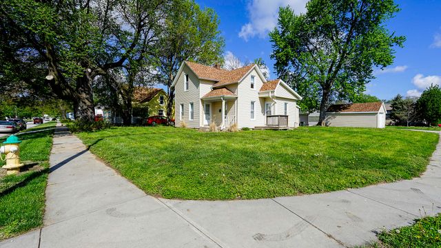2002 FRONT Street, Blair, NE 68008