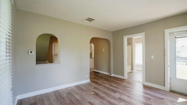 2002 FRONT Street, Blair, NE 68008