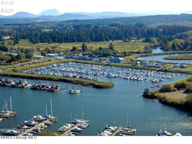 1110 Se BUGLE Ave, Warrenton, OR 97146