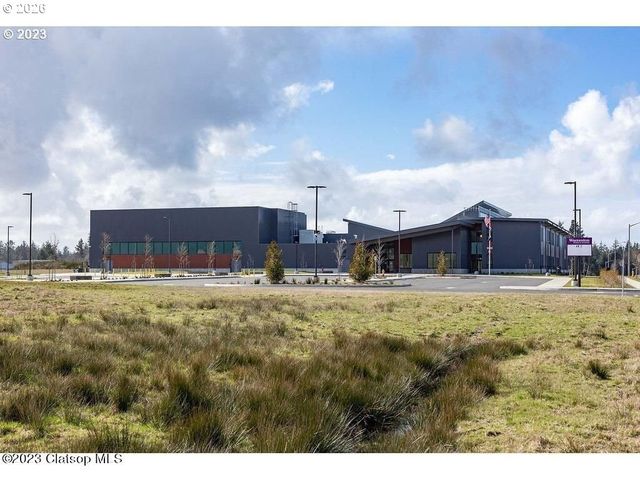 1110 Se BUGLE Ave, Warrenton, OR 97146