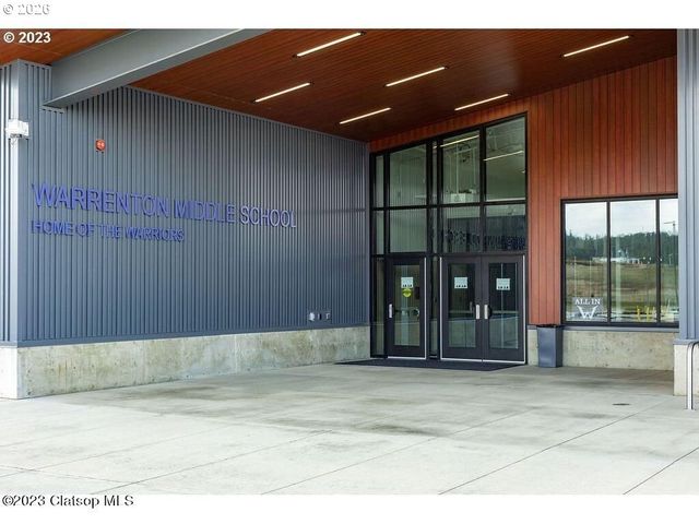 1110 Se BUGLE Ave, Warrenton, OR 97146