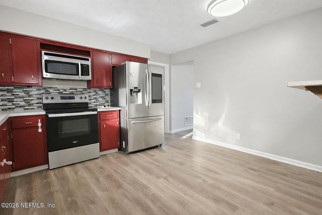 1720 BAY Circle W, Orange Park, FL 32073