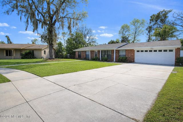 1720 BAY Circle W, Orange Park, FL 32073