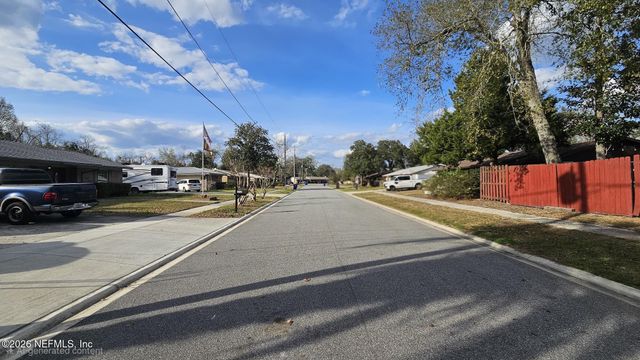 1720 BAY Circle W, Orange Park, FL 32073