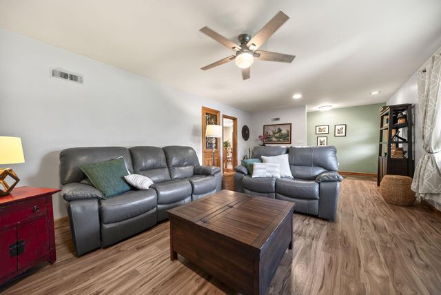 299 Woodsview Drive, Canal Winchester, OH 43110