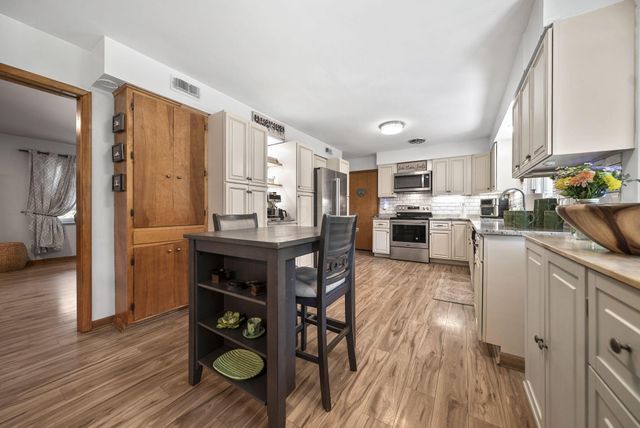 299 Woodsview Drive, Canal Winchester, OH 43110