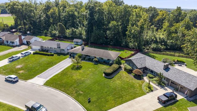 299 Woodsview Drive, Canal Winchester, OH 43110