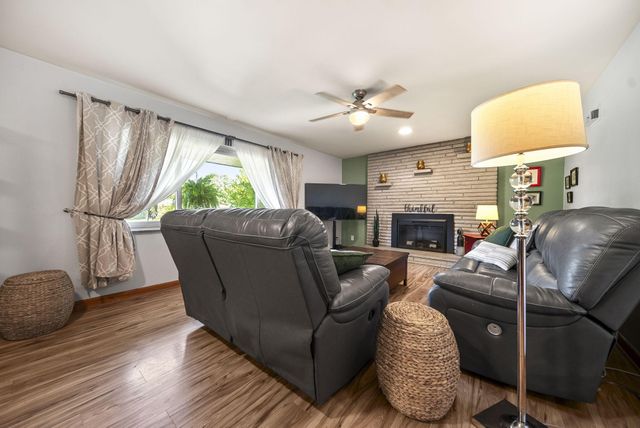 299 Woodsview Drive, Canal Winchester, OH 43110