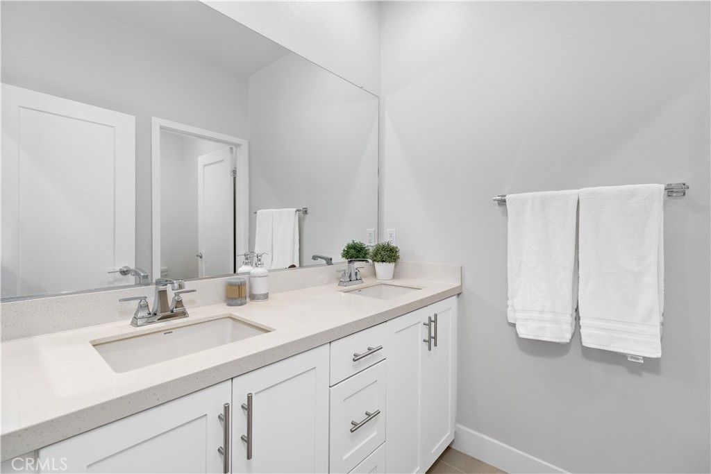 Image 24 of property listing at 121 Novel, Irvine, CA 92618
