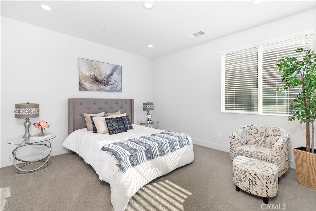 Image 27 of property listing at 121 Novel, Irvine, CA 92618
