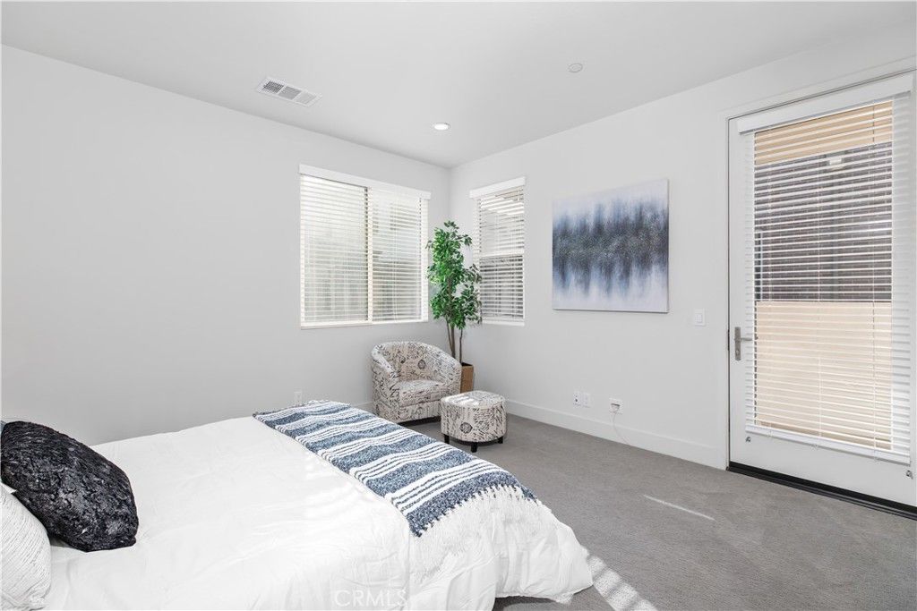 Image 28 of property listing at 121 Novel, Irvine, CA 92618