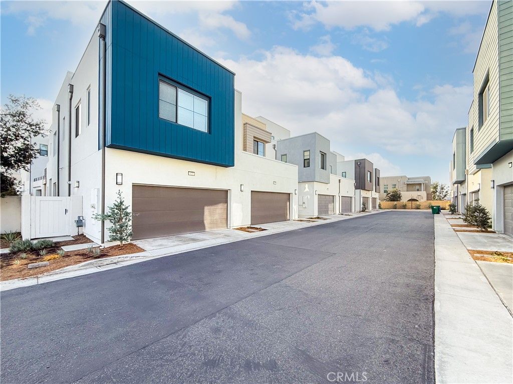 Image 36 of property listing at 121 Novel, Irvine, CA 92618
