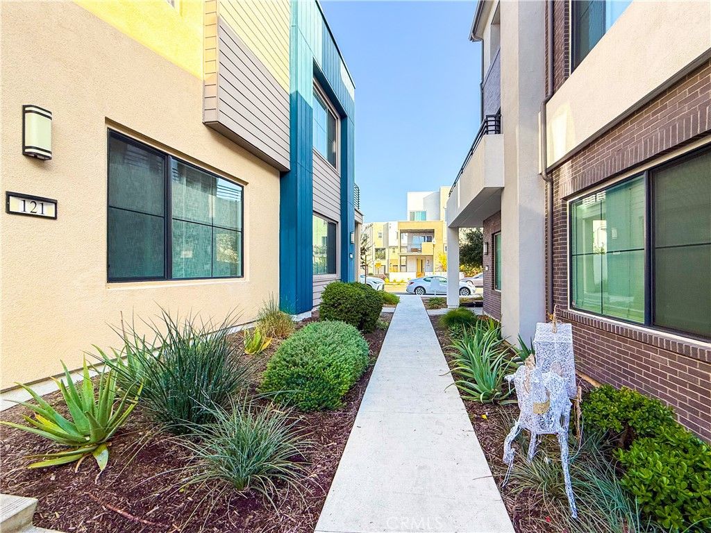 Image 37 of property listing at 121 Novel, Irvine, CA 92618