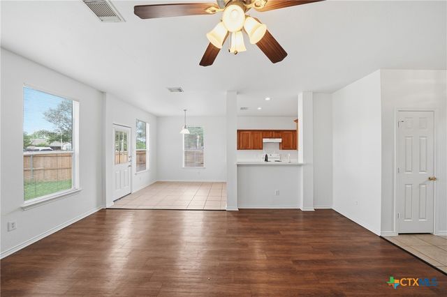 118 Invierno Street, Kyle, TX 78640