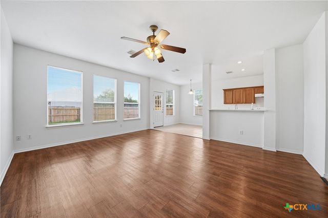 118 Invierno Street, Kyle, TX 78640