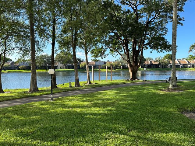 1101 Colony Point Circle 108, Pembroke Pines, FL 33026