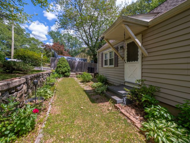 13 Joemar Road, Norwalk, CT 06854