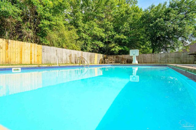 5580 Madelines Way, Pace, FL 32571