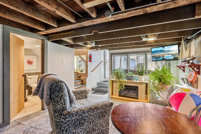 171 W Main STREET, Fontana, WI 53125