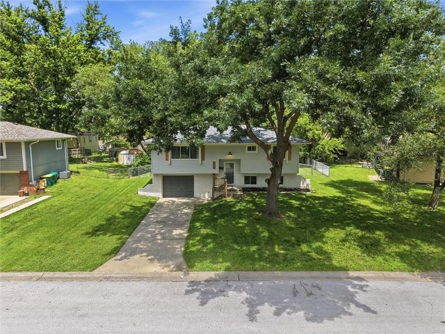 5012 Powell Avenue, Kansas City, KS 66106