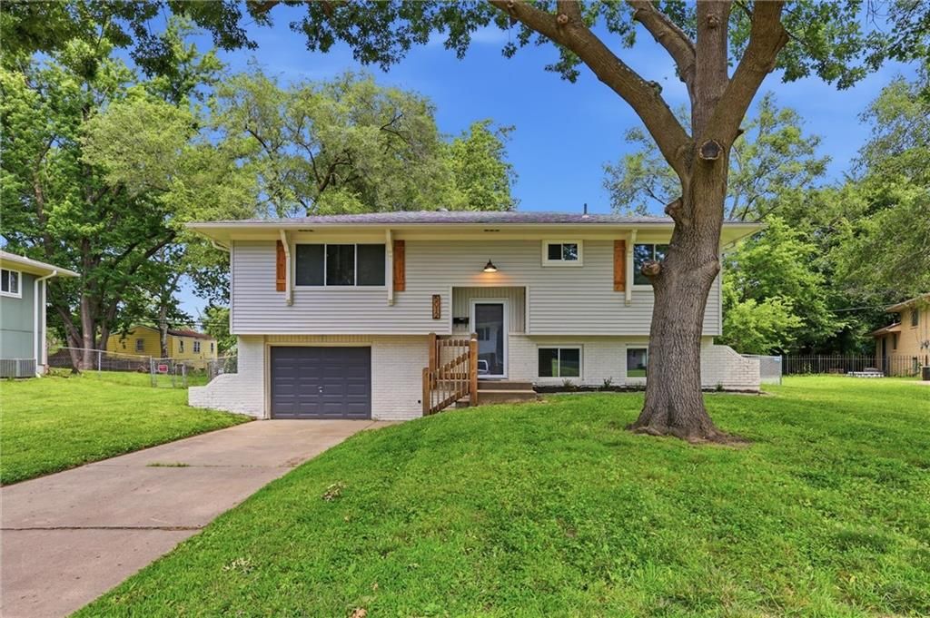 5012 Powell Avenue, Kansas City, KS 66106