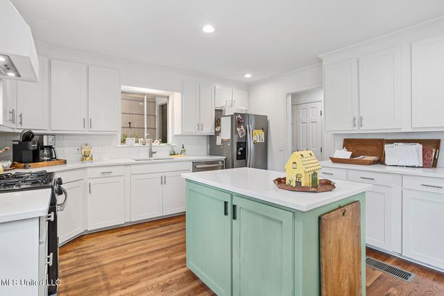 2332 E Northside Drive, Jackson, MS 39211