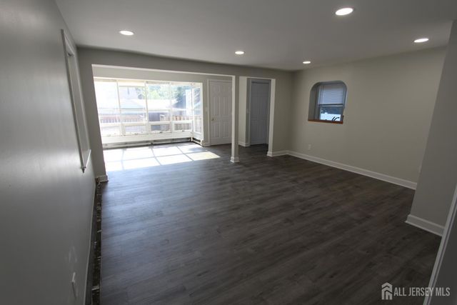 2 Maple Avenue, Plainsboro, NJ 08536