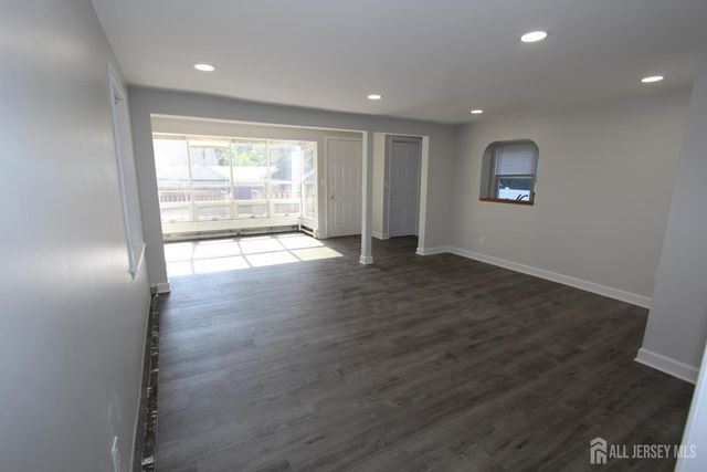 2 Maple Avenue, Plainsboro, NJ 08536