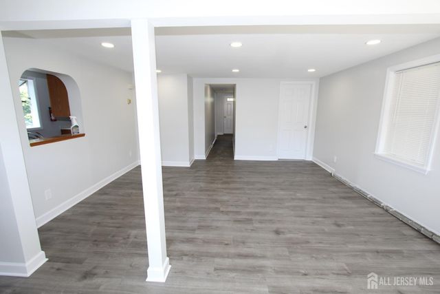 2 Maple Avenue, Plainsboro, NJ 08536