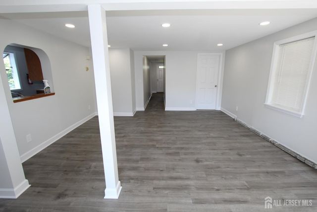 2 Maple Avenue, Plainsboro, NJ 08536