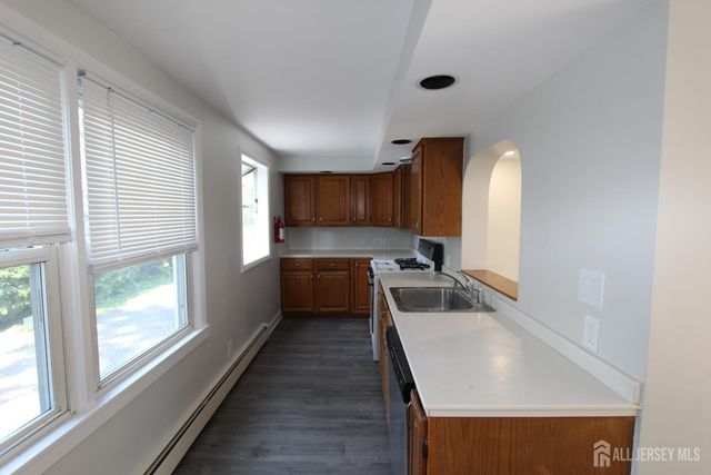 2 Maple Avenue, Plainsboro, NJ 08536