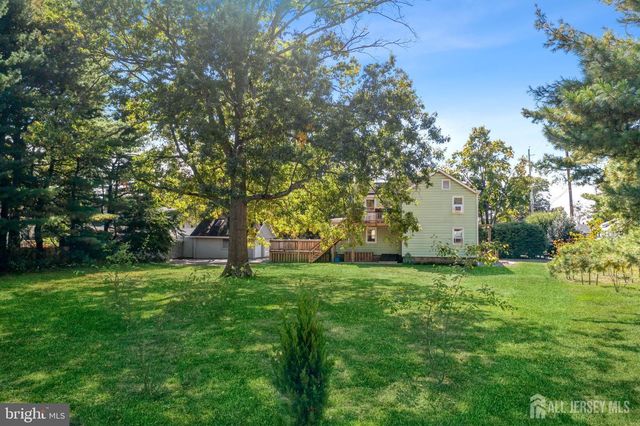 2 Maple Avenue, Plainsboro, NJ 08536