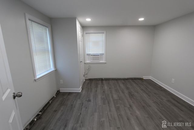 2 Maple Avenue, Plainsboro, NJ 08536