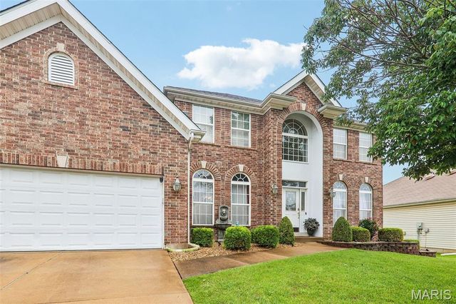 5188 Delcastle Drive, Florissant, MO 63034
