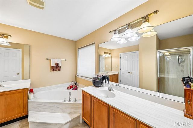 5188 Delcastle Drive, Florissant, MO 63034