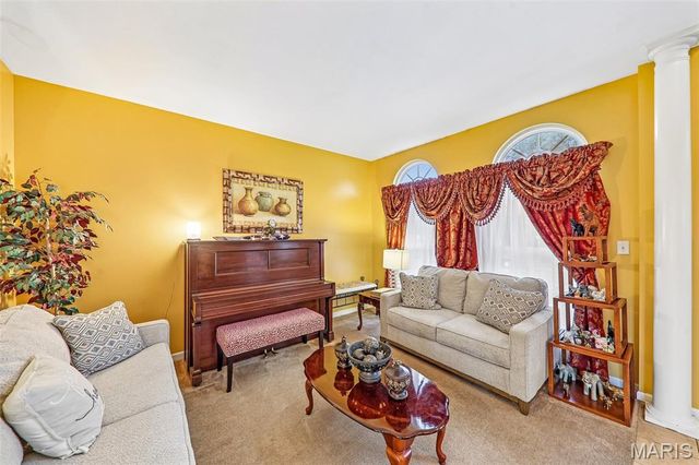 5188 Delcastle Drive, Florissant, MO 63034