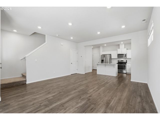 861 N 19TH Ave, Cornelius, OR 97113