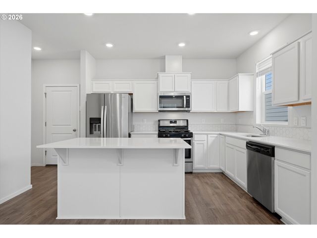 861 N 19TH Ave, Cornelius, OR 97113