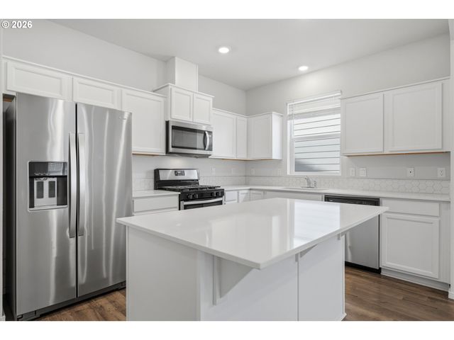 861 N 19TH Ave, Cornelius, OR 97113