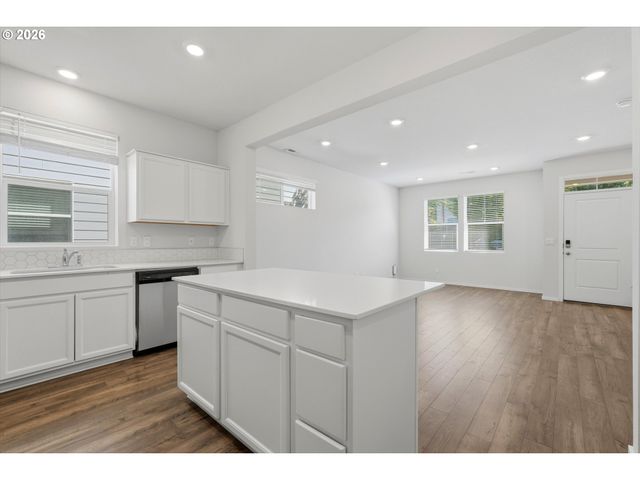 861 N 19TH Ave, Cornelius, OR 97113