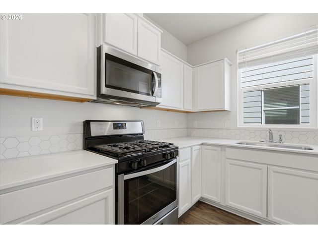 861 N 19TH Ave, Cornelius, OR 97113
