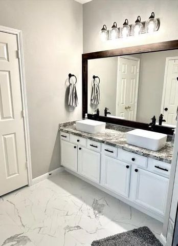 5527 Bertellis Lane, Houston, TX 77091