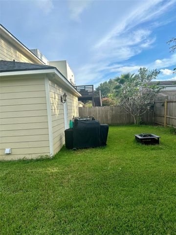 5527 Bertellis Lane, Houston, TX 77091