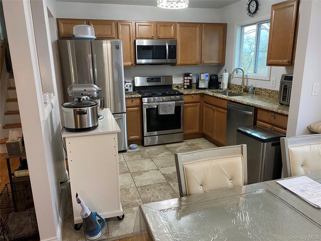 66 Riverview Drive, Fishkill, NY 12524