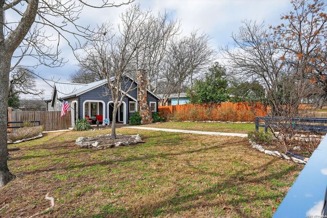 953 myrta, Kerrville, TX 78028