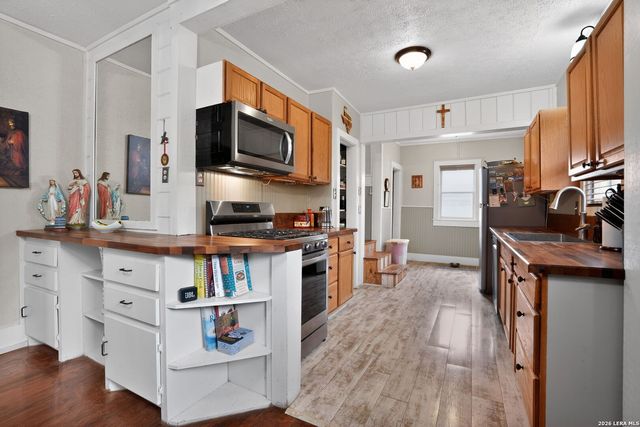 953 myrta, Kerrville, TX 78028